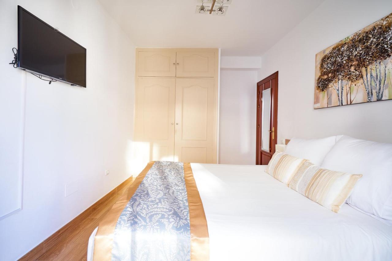 Picasso 1 Apartment Fuengirola Bagian luar foto